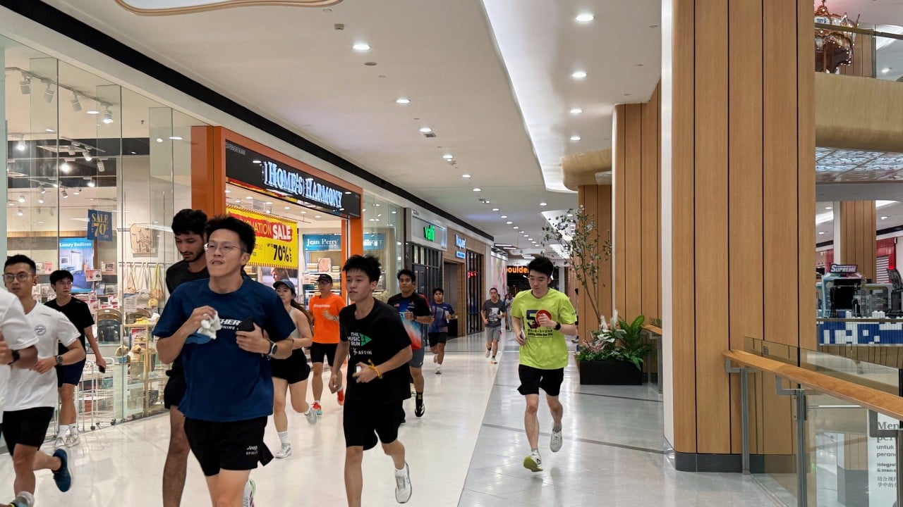 Haze forces Malaysian fitness groups to swap outdoor runs for shopping mall laps