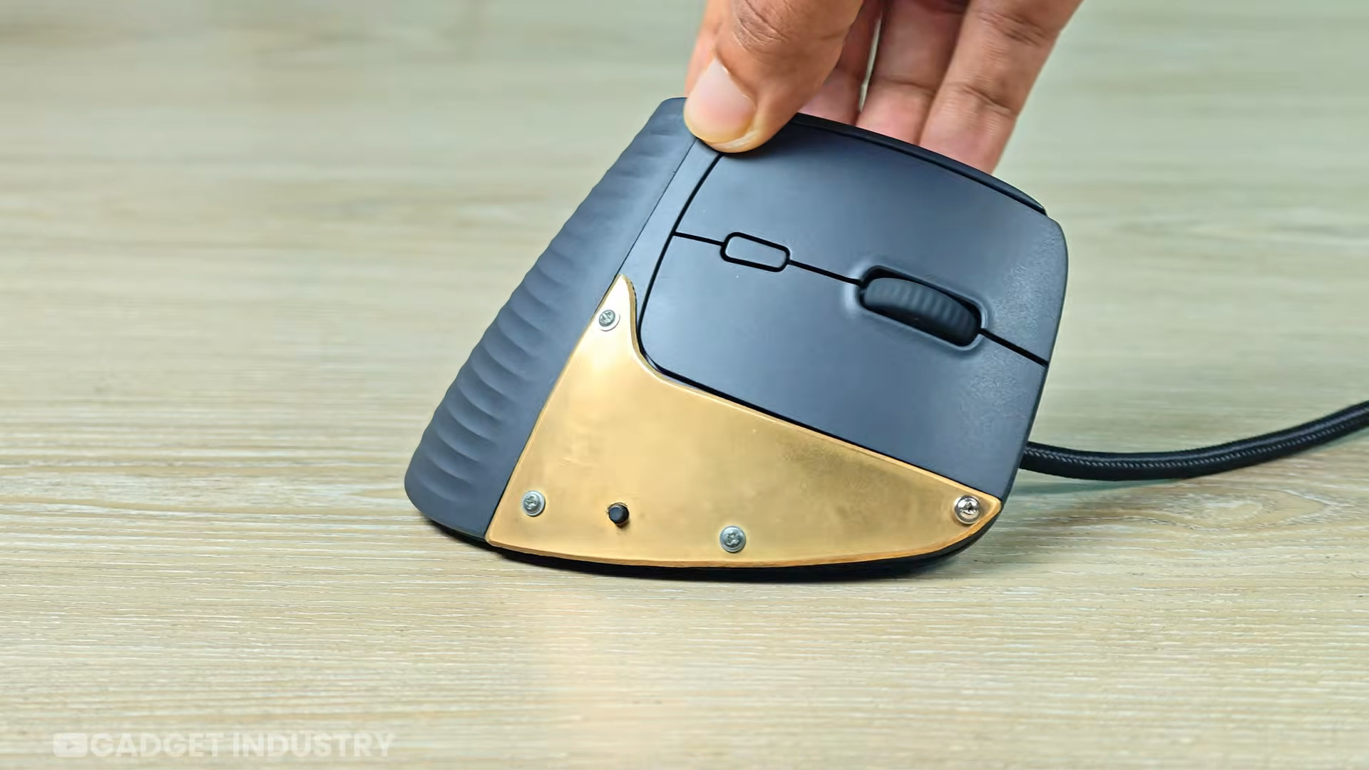 There’s Whole Computer Inside This Mouse