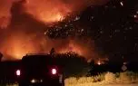 فرار یک زوج با خودرو از آتش‌سوزی آخرالزمانی