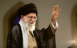 استقبال پرشور عراقی‌ها از پیکر رهبر شهید در فرودگاه نجف + فیلم