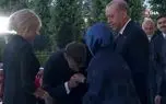تلاش مکرون برای بوسیدن دست همسر اردوغان