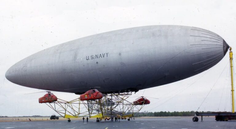 Four Choppers and a Blimp: The Bizarre Piasecki Helistat