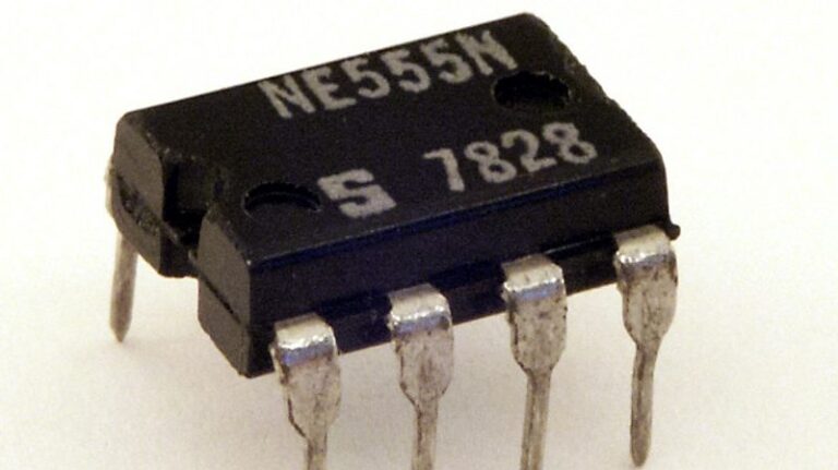 555 Makes a Useful Beat Frequency Oscillator