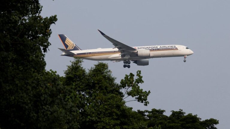 Singapore Airlines takes world’s best carrier crown from Qatar Airways