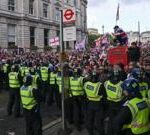 Met Police prepares armoured vehicles and 4,000 officers for dual London protests