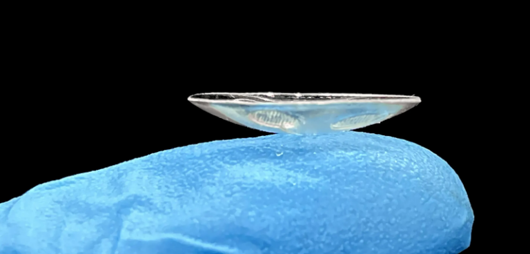 Fluidic Contact Lens Treats Glaucoma