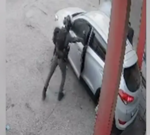 پلیس اسرائيل درباره ویدیو پرتاب نارنجک صوتی به داخل یک خودرو توسط افسر مرزبانی تحقیق می‌کند