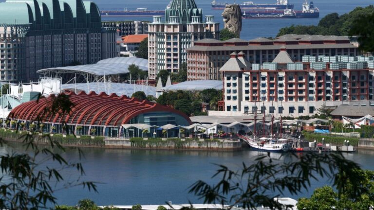 In Singapore’s battle of casinos,  Marina Bay Sands holds winning hand against Sentosa