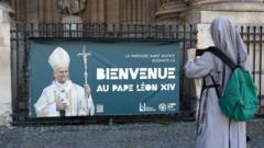 Hundreds of thousands expected in Paris for Pope's visit