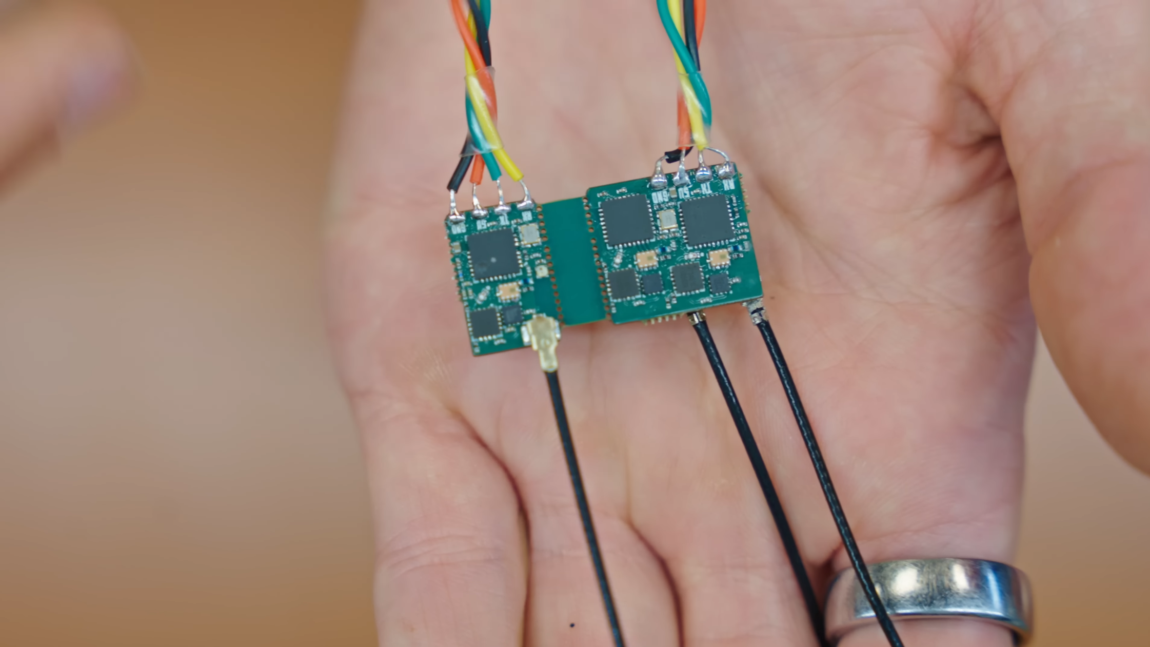 Open-Source ExpressLRS Receiver Reaches for Range