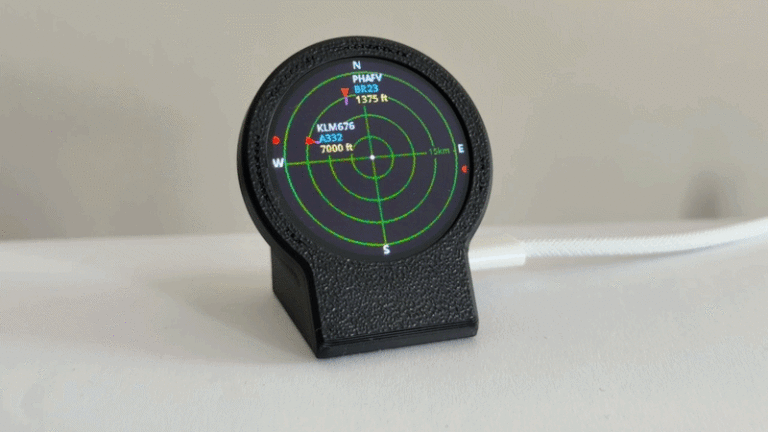 ESP32 Keeps Tabs on Your Local Airspace