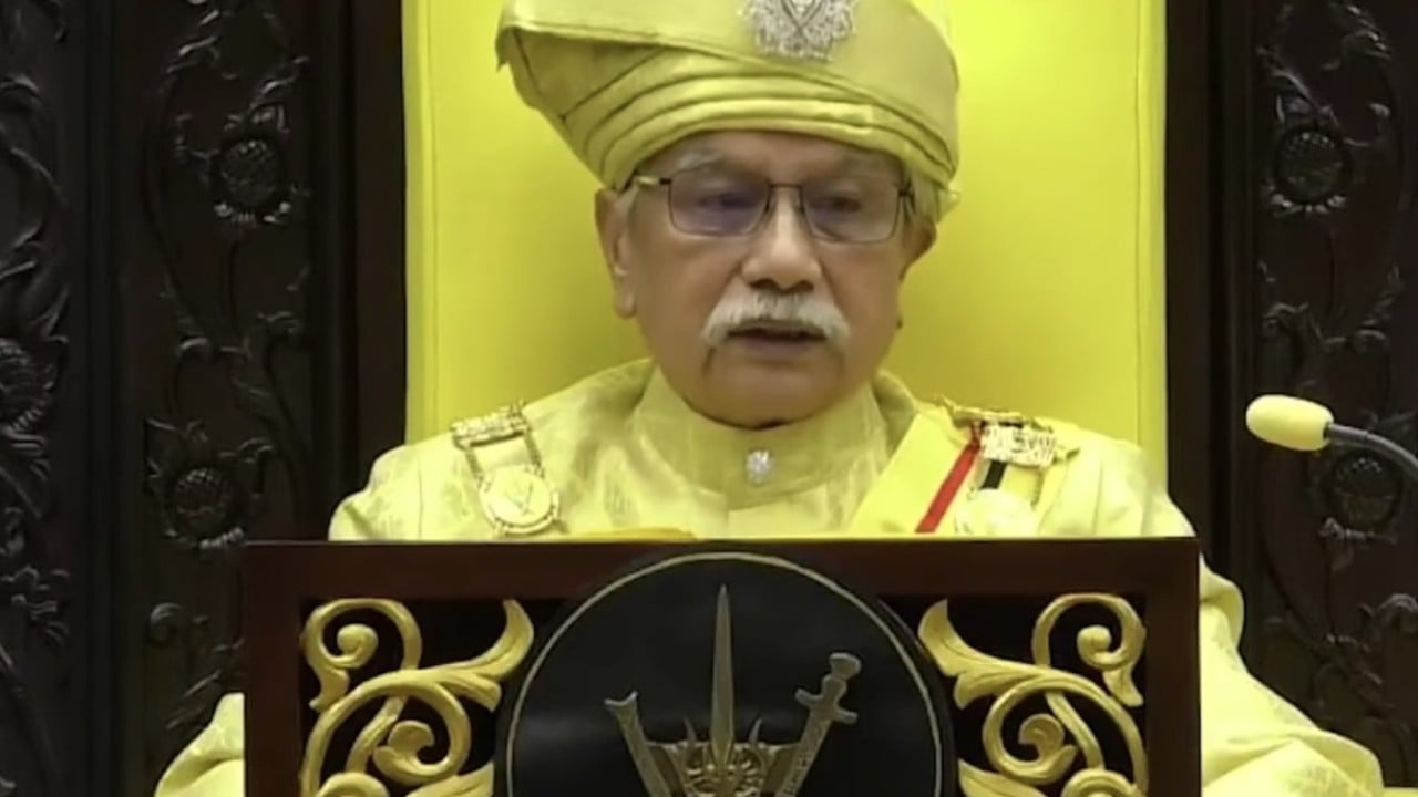 Malaysian state in crisis after Umno pulls support for chief minister in royal row