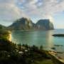 How one plume of hot rock built two volcano chains off Australia's coast