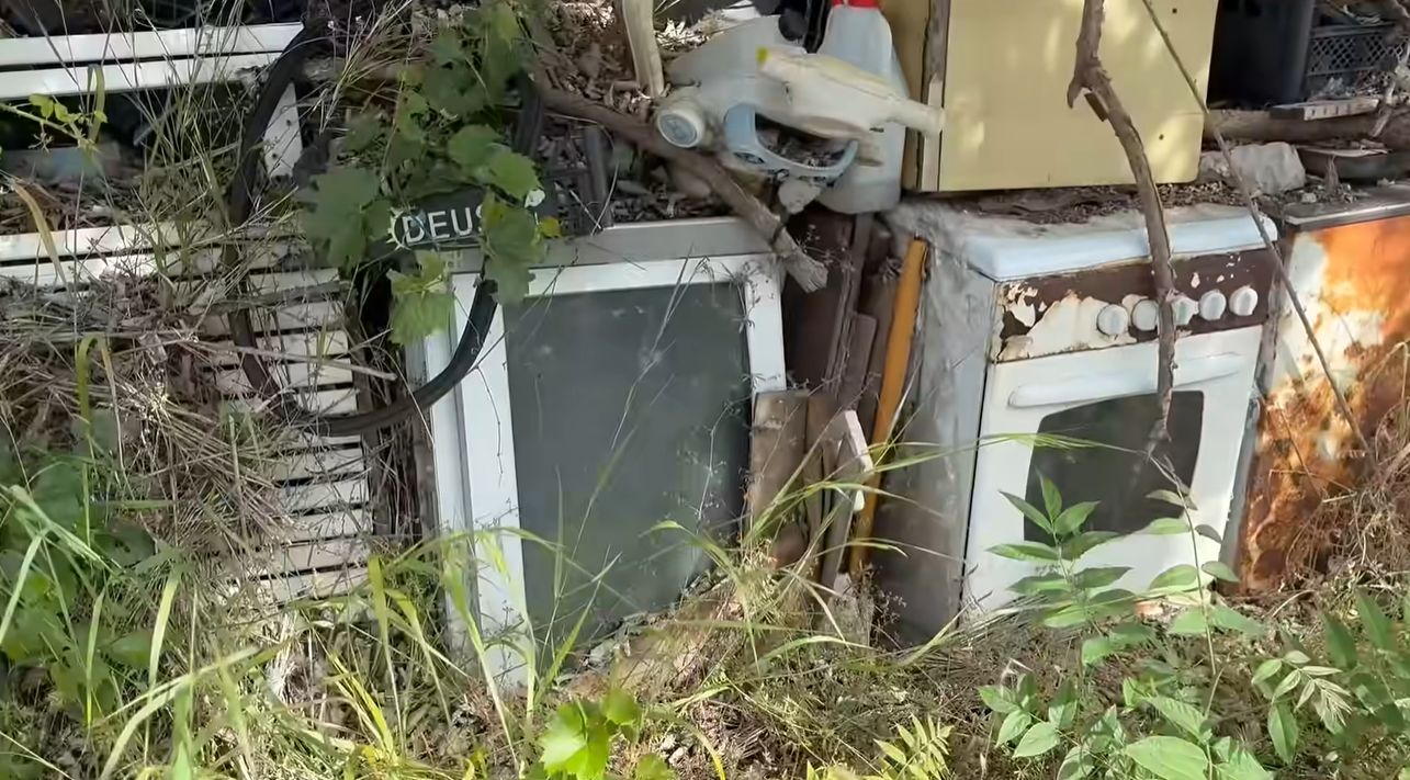 The Stages of Grief in Repairing a Trinitron Found in the Trash