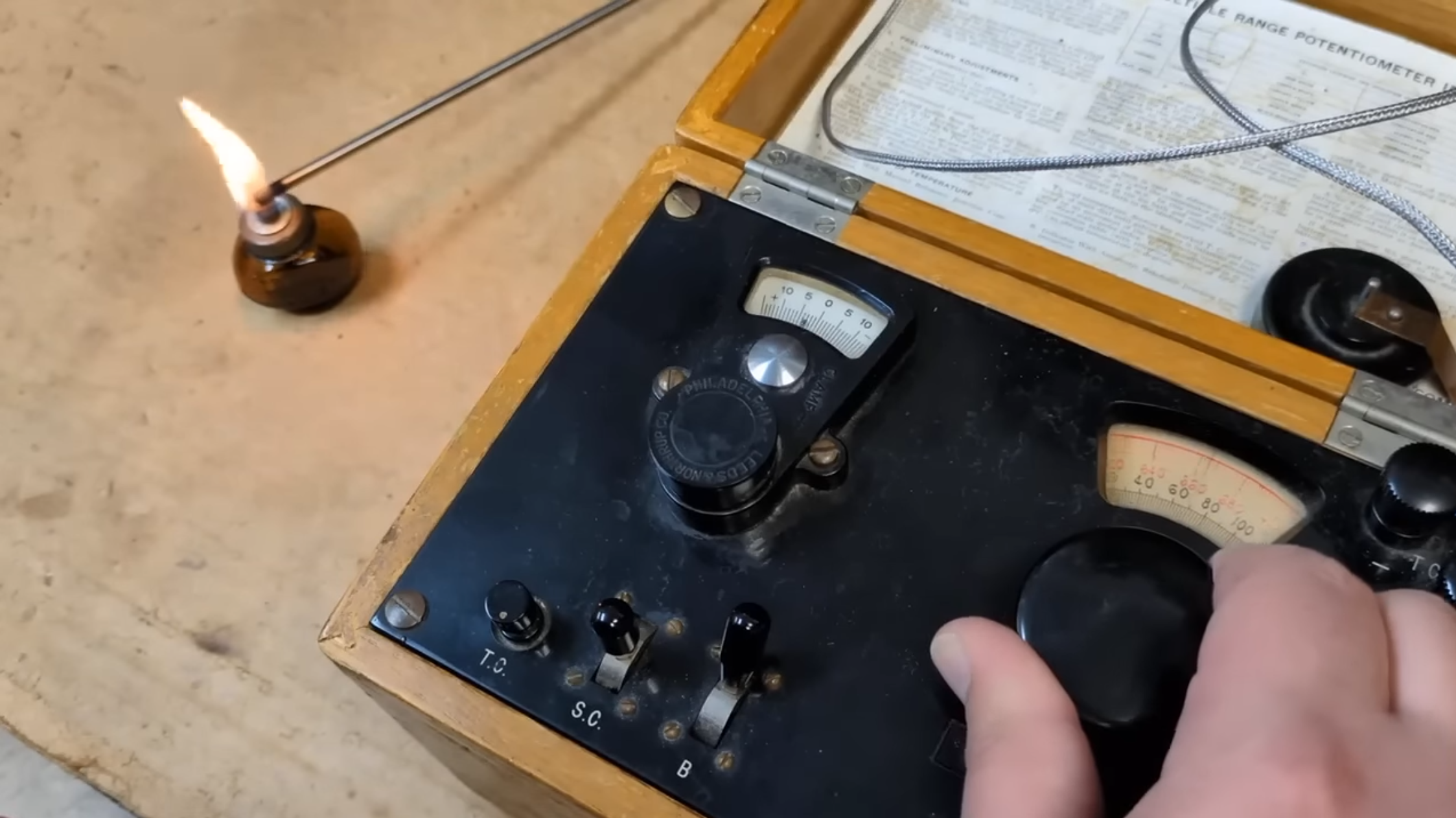 Reading a Thermocouple with Mercury and a Potentiometer