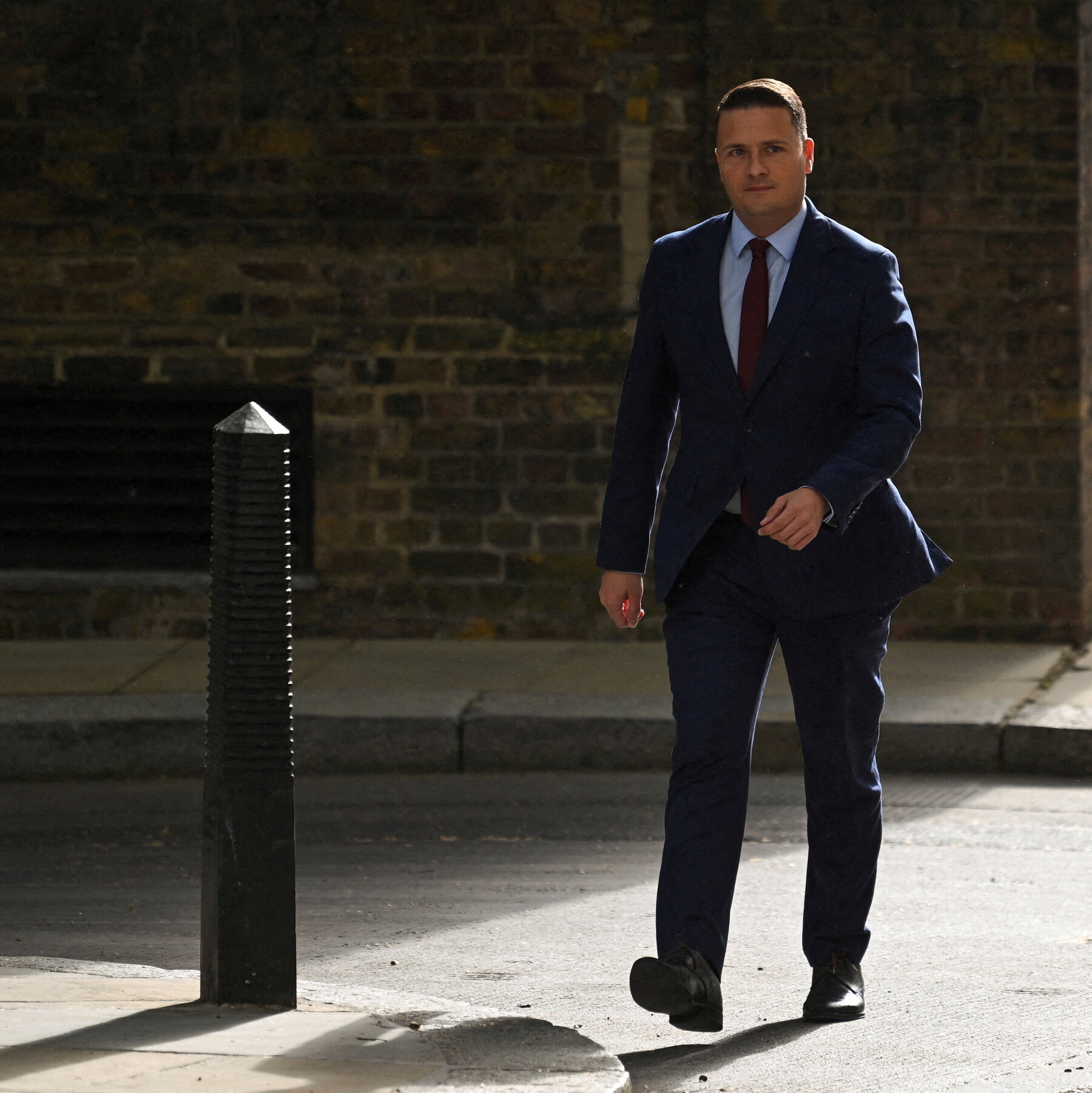 Wes Streeting Resigns and Calls for Leadership Contest to Replace Starmer